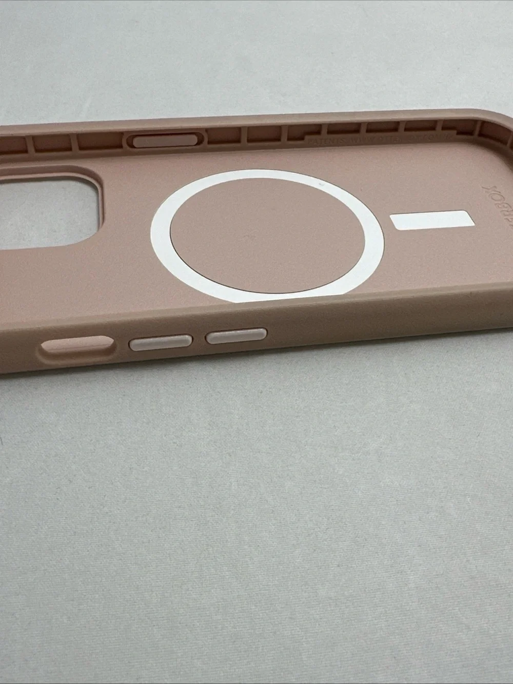 OtterBox Slim Soft-Touch Phone Case in Blush Pink